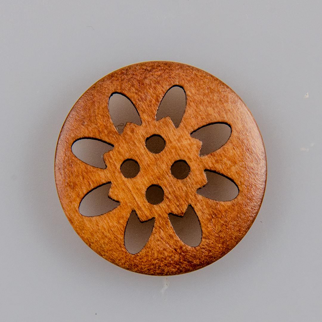 Guzik drewniany okrągły ażurowy, 4 dziurki, śr. 25 mm, kolor jasny brąz