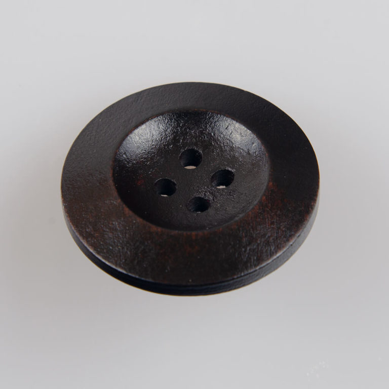 Guzik drewniany z płaskim rantem 5.8 mm, 4 dziurki, śr. 25 mm, kolor gorzka czekolada