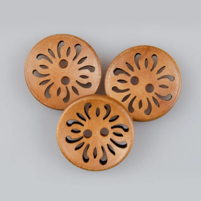 Guzik drewniany okrągły ażurowy wklęsły, 2 dziurki, śr. 23 mm, kolor jasny brąz