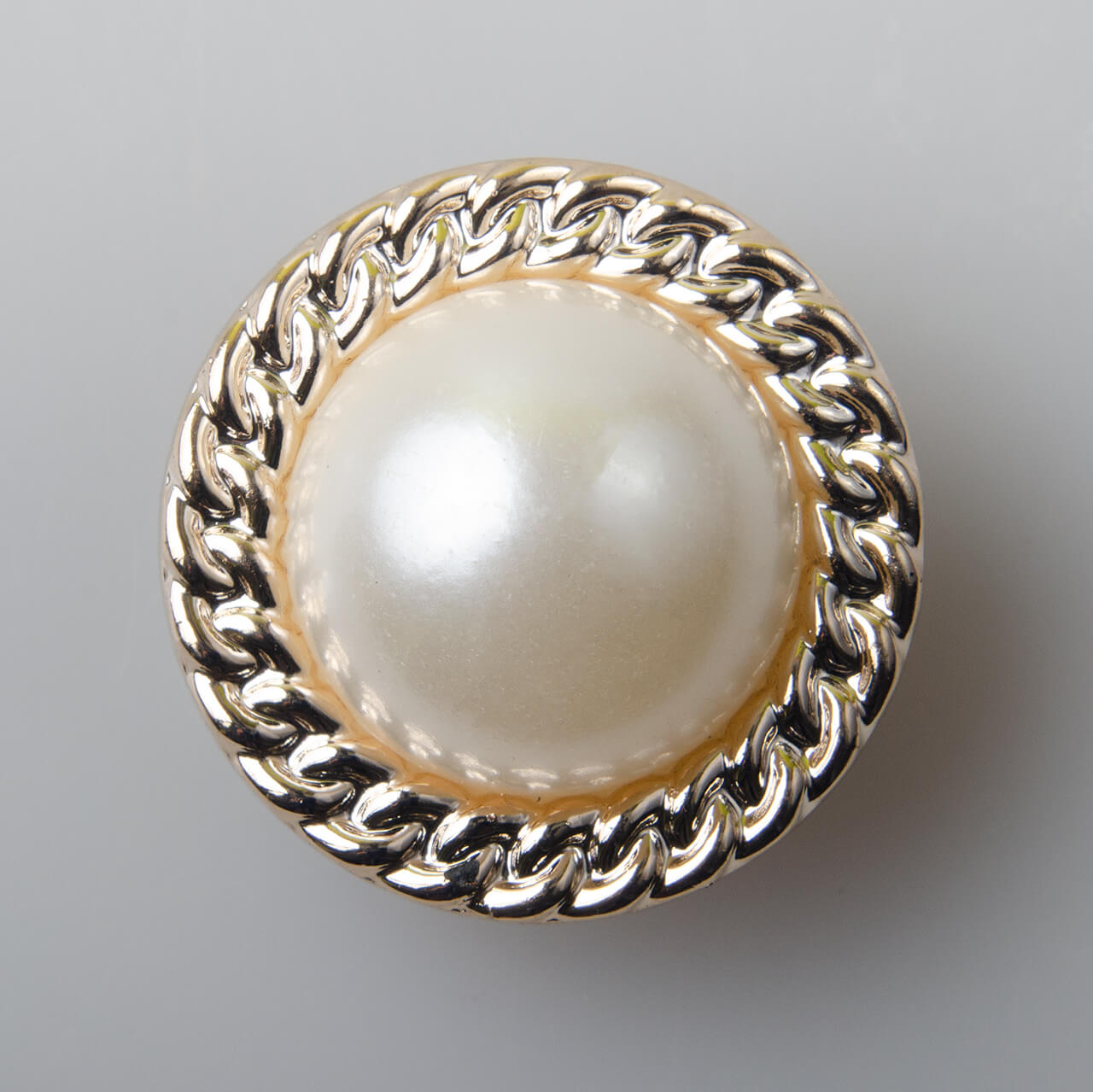 Guzik elegancki perłowy, tworzywo sztuczne, śr. 25 mm, kolor złoty (JD79)