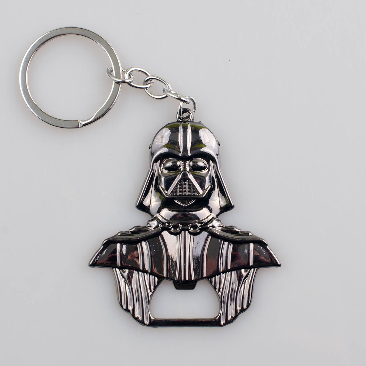 Brelok / otwieracz do butelek Lord Vader Star Wars, kolor czarny oksydowany, rozmiar: 61 x 68 mm