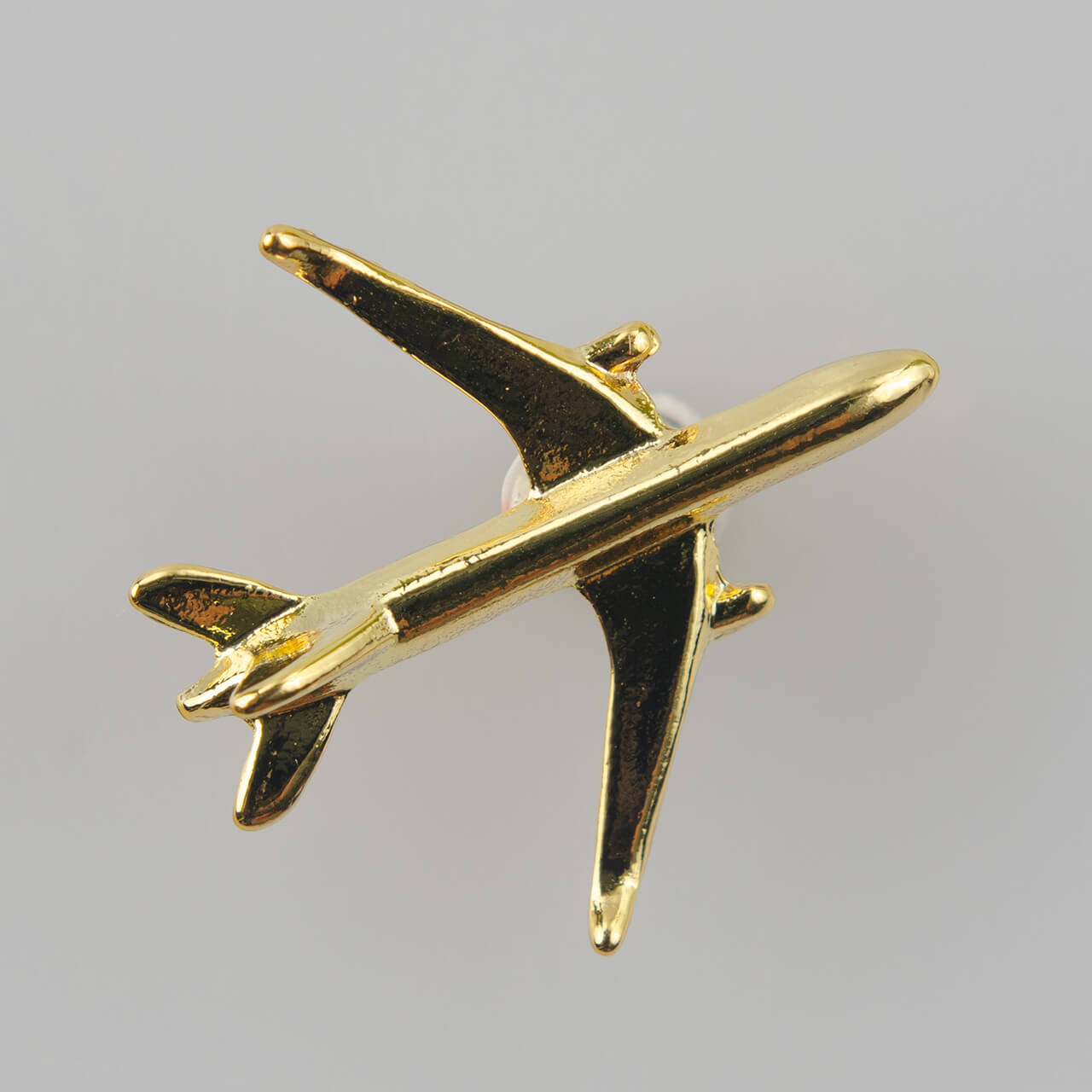 Samolot, złoty metalowy znaczek na pin/ szpilkę, 24 x 23 mm (#13)
