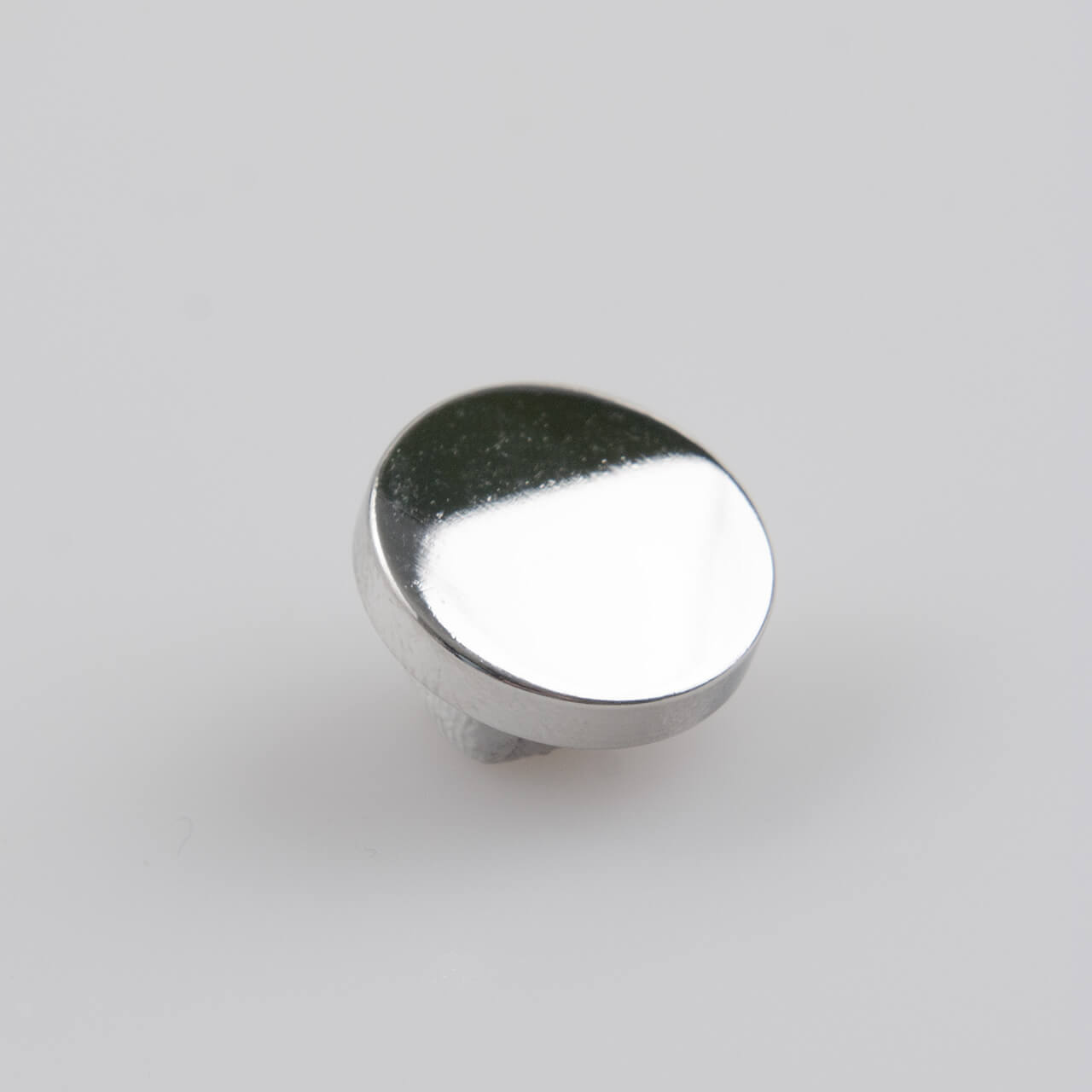 Guzik płaski metalowy błyszczący srebrny, śr. 15 mm